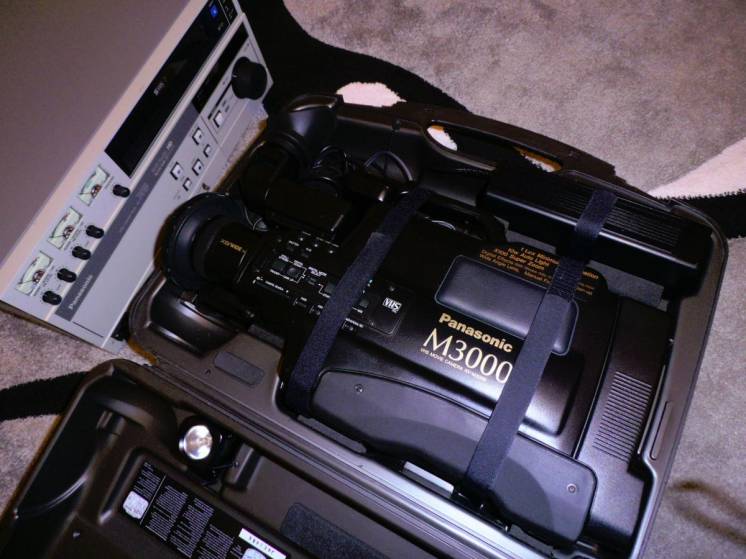 Профессиональная видеокамера VHS Panasonic M3000