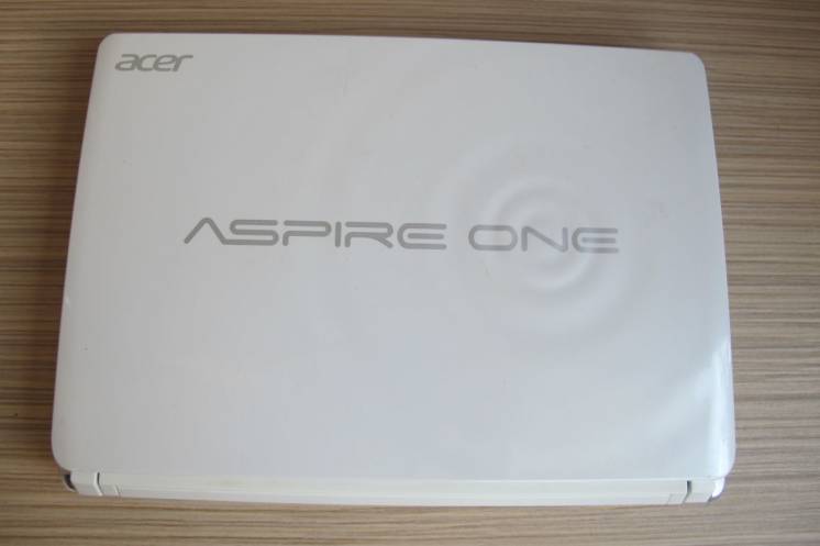 Aсer One D270 (корпус)