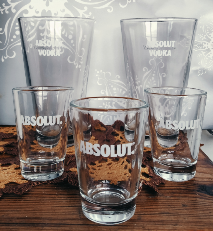 Фирменные бокалы и рюмки всеми известного бренда Absolut!
