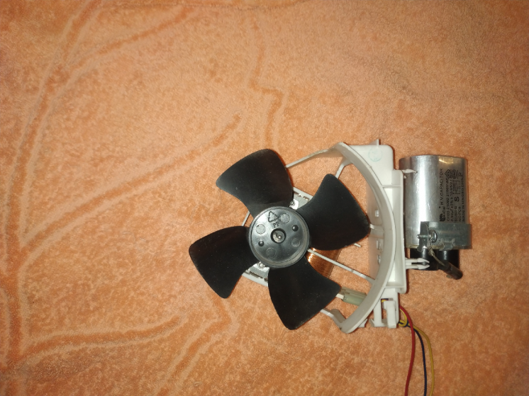 Вентилятор с конденсатором