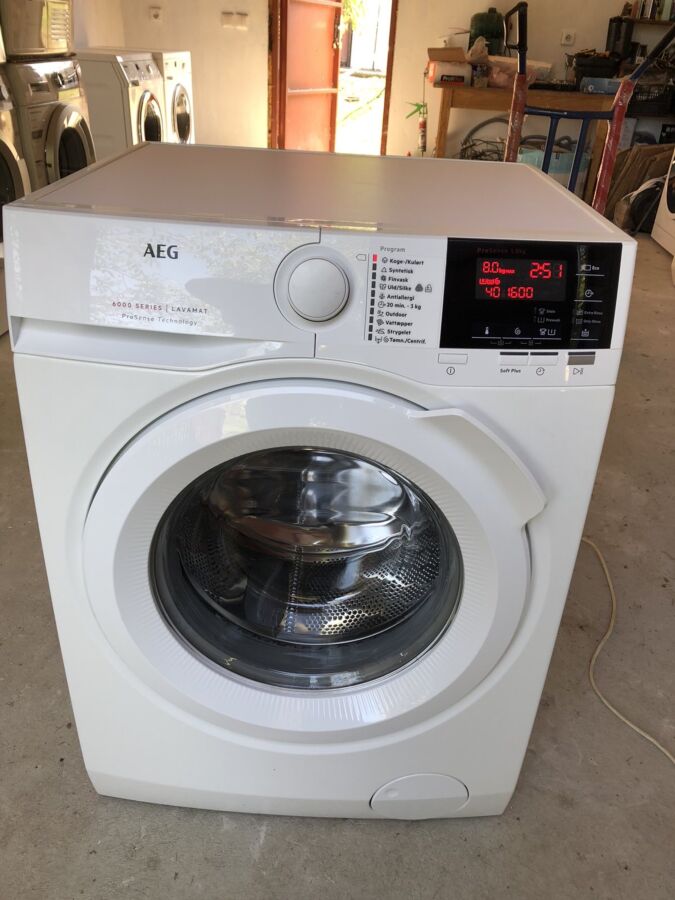 Продам стиральную машину AEG