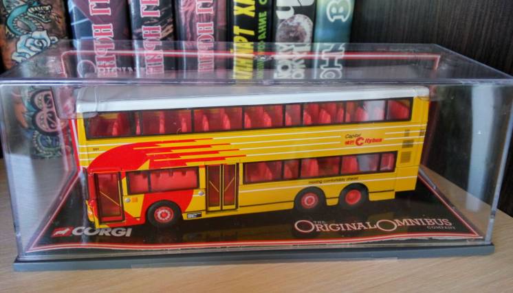Модель трёхосного автобуса Leyland Olympian, CORGI OOC 1:76