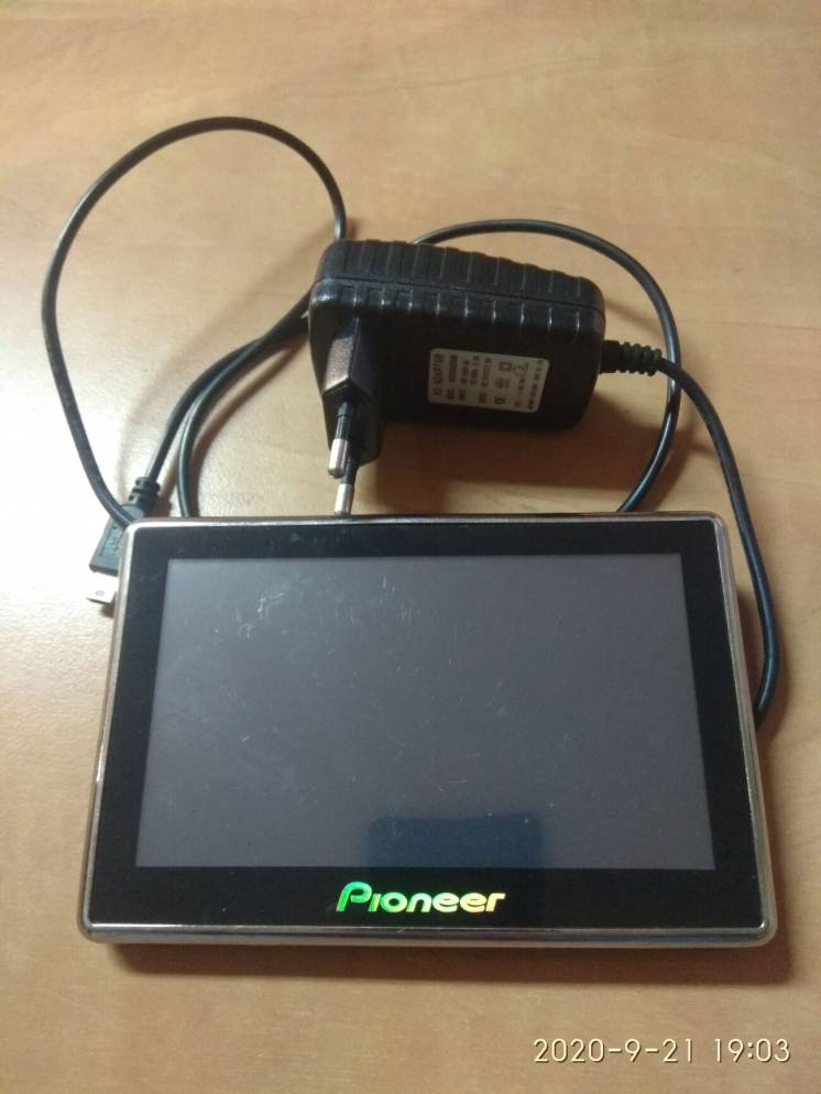 GPS навигатор Pioneer 5004 BT
