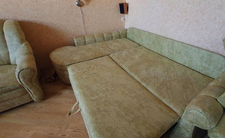 Мягкая мебель диван-кровать и два кресла