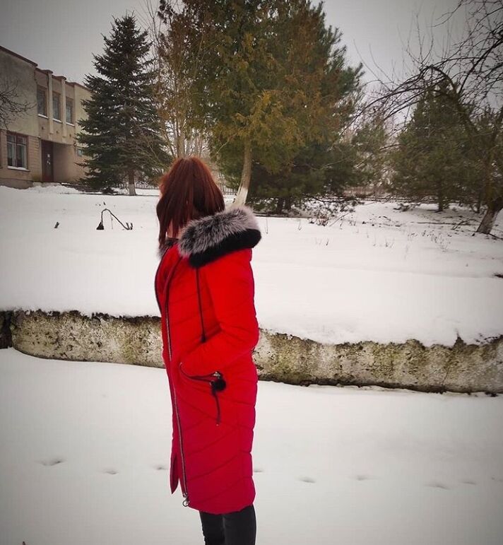 Зимова куртка червоного кольору
