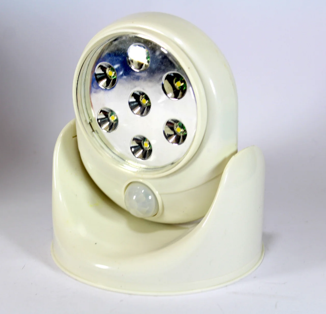 Світлодіодний бездротовий світильник з датчиком руху 7 LED