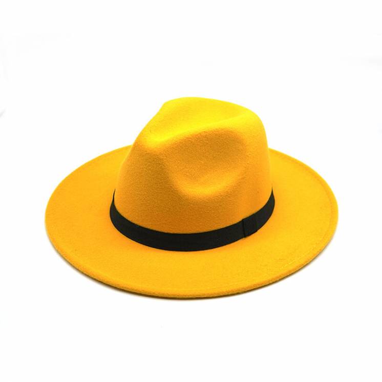 Жёлтая фетровая шляпа федора с широкими полями