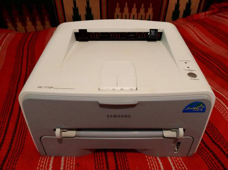 Принтер лазерный Samsung ML-1710P Отличный