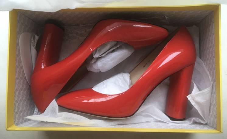 Новые красные женские туфли Antonio Biaggi