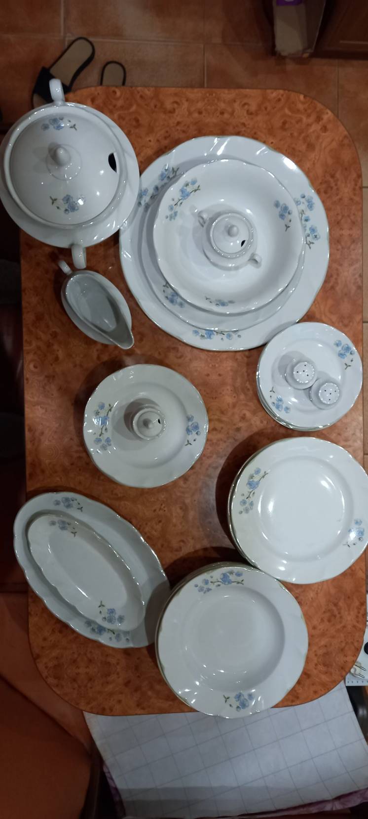 Набор столовой посуды на 6 персон из 33 предметов