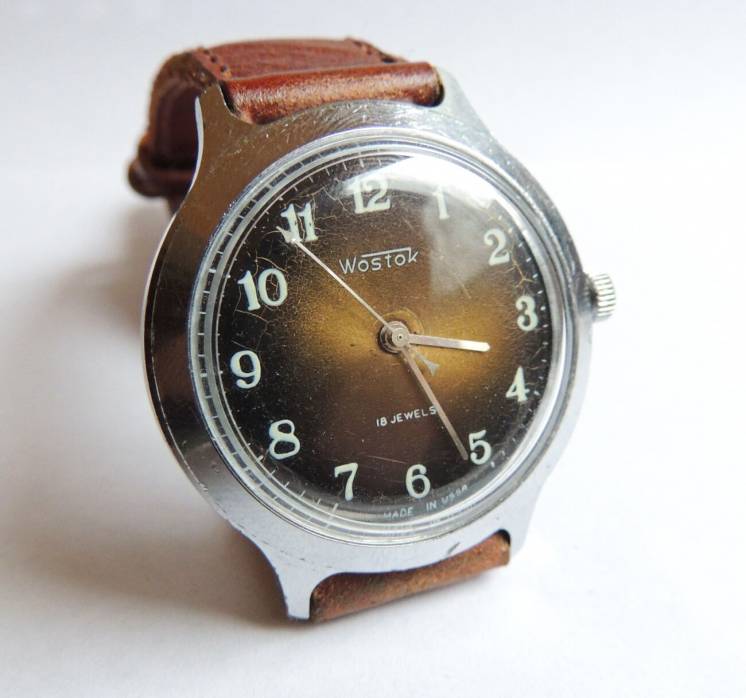 Винтажные механические часы годинник ВОСТОК, сделано в СССР