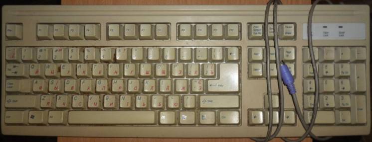 Продам б/у PS/2 клавиатуру Mitsumi KFK-EA4SA для компьютера
