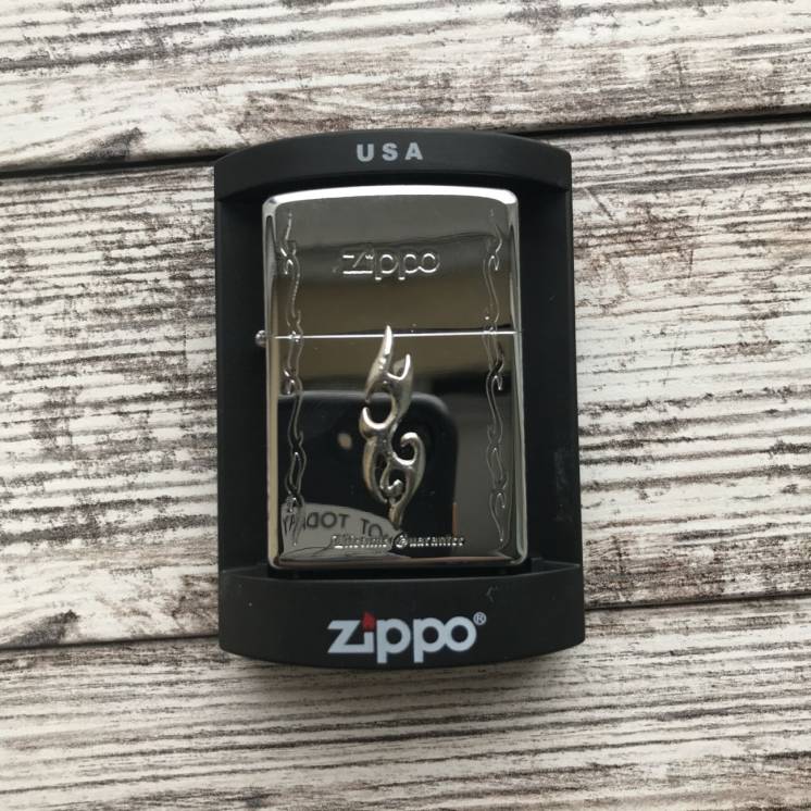 Зажигалка Zippo с арнаментом пламя