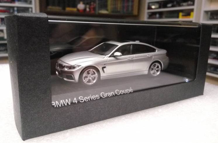Модель BMW 4 Series Dealer Collection, масштаб 1:43