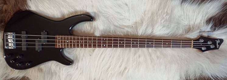 Fender Dimension Bass 2004 MIM