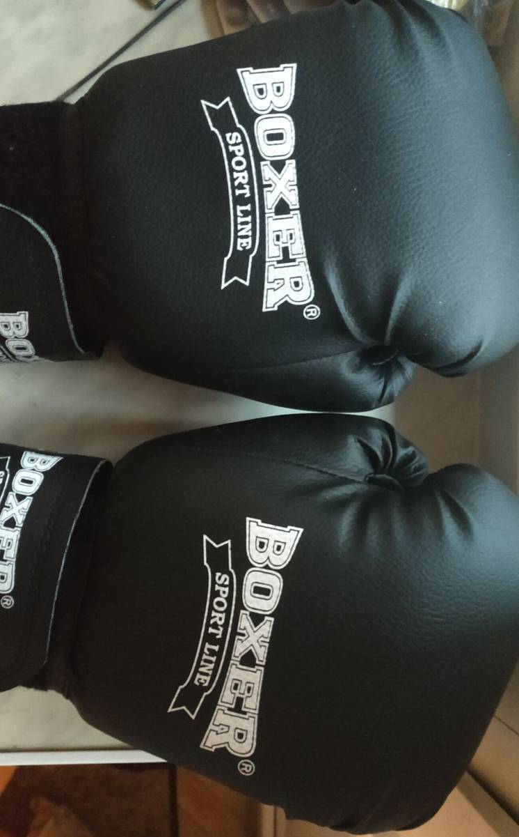 Боксерские перчатки Boxer кожзам (черные)