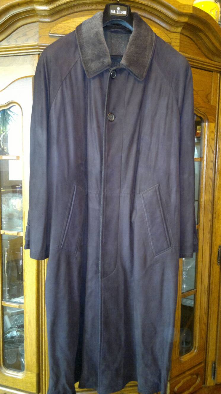 Продам новое эксклюзивное мужское демисезонное пальто, материал – нубу
