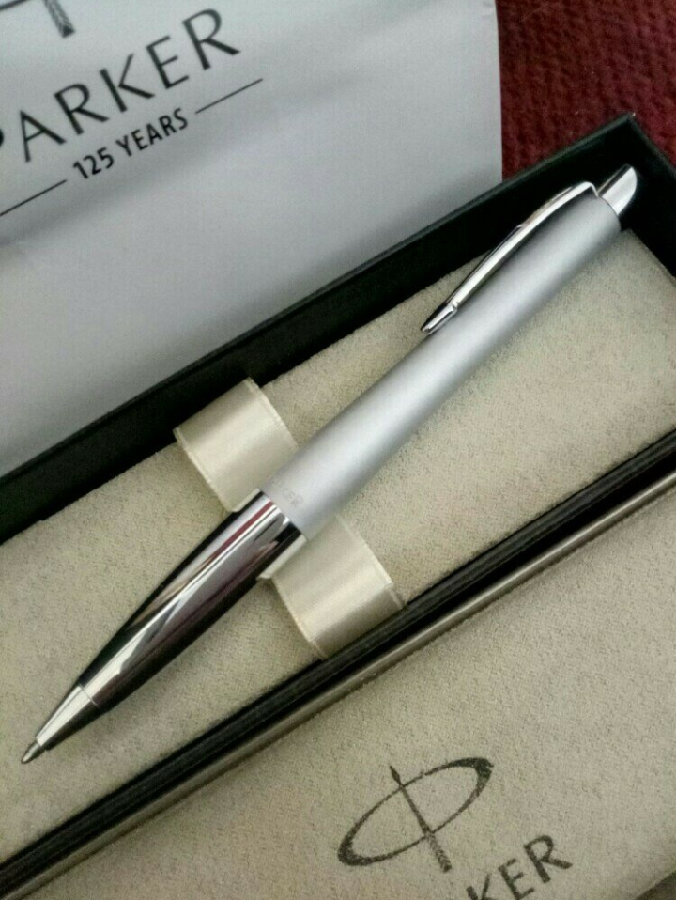 Шариковая ручка Parker Urban Pearl White Silver Clip. Акция.