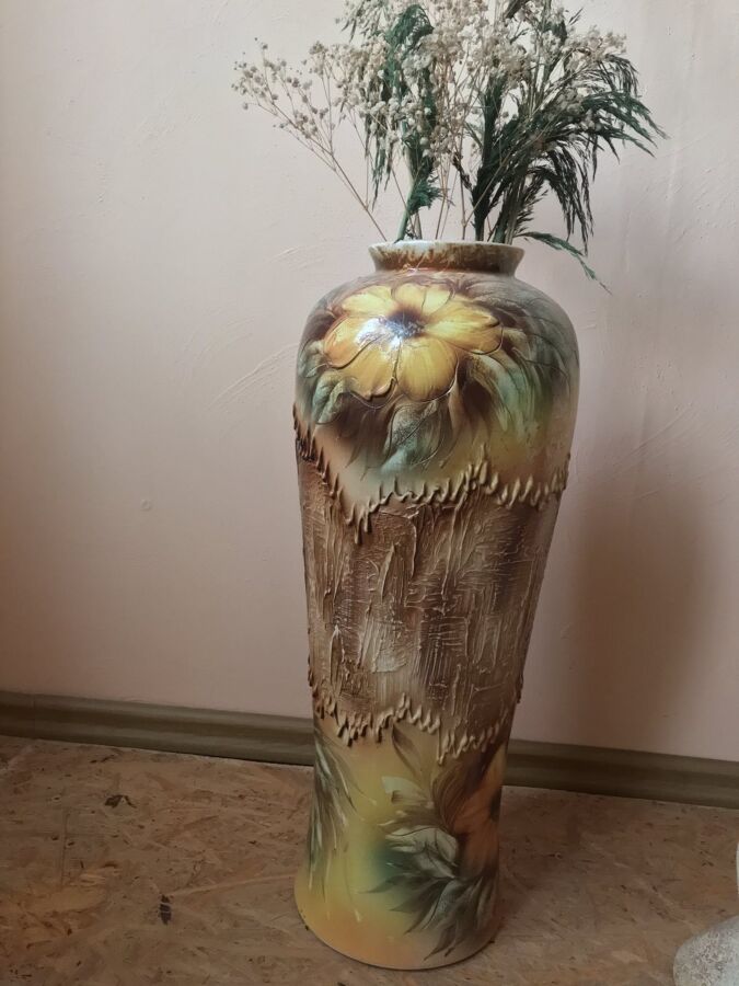 Продам вазу напольную