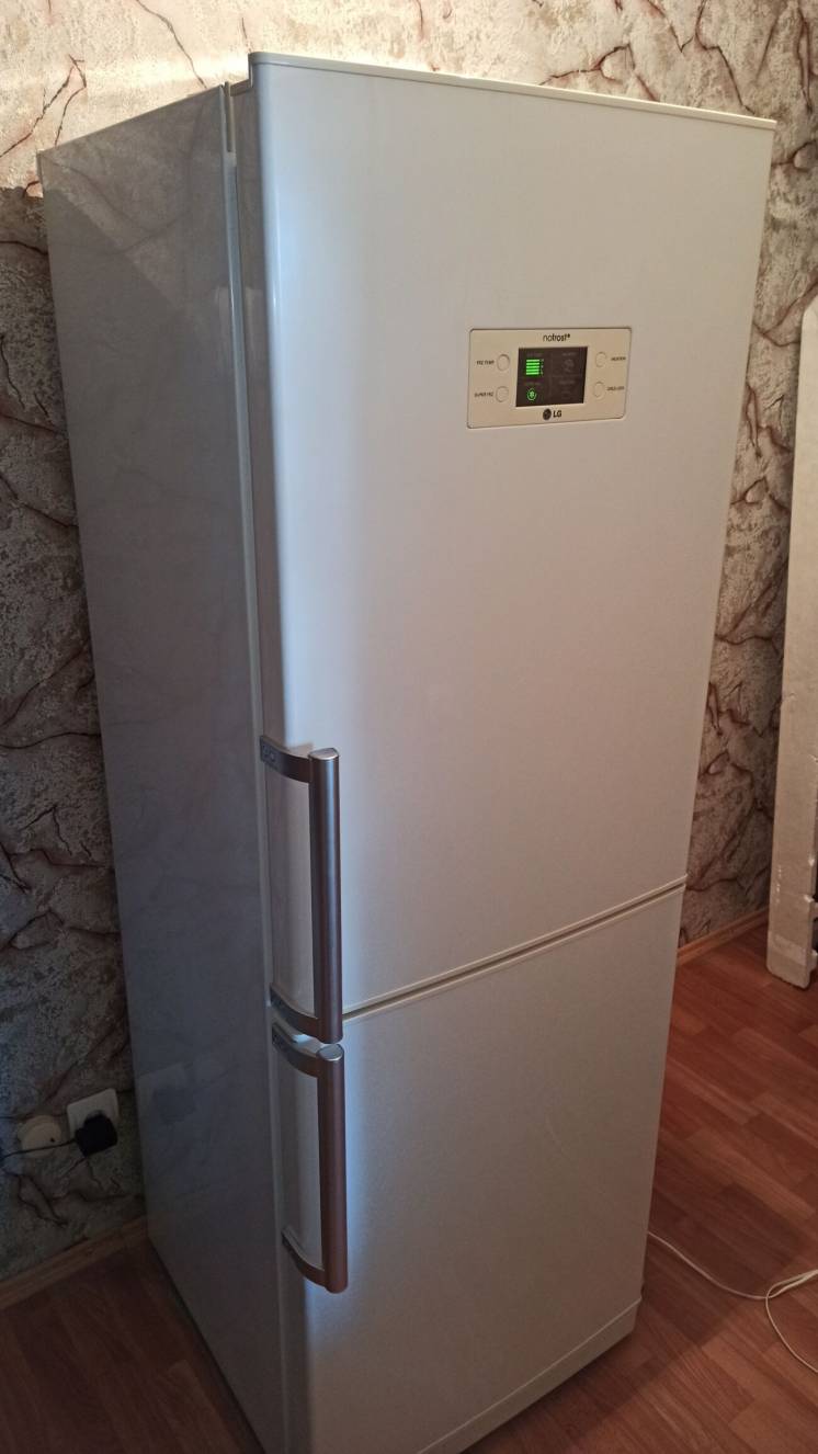 Холодильник Lg -состояние нового
