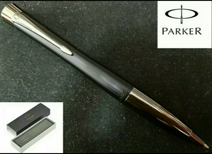 Шариковая ручка Parker Urban Black Grid. Акция.