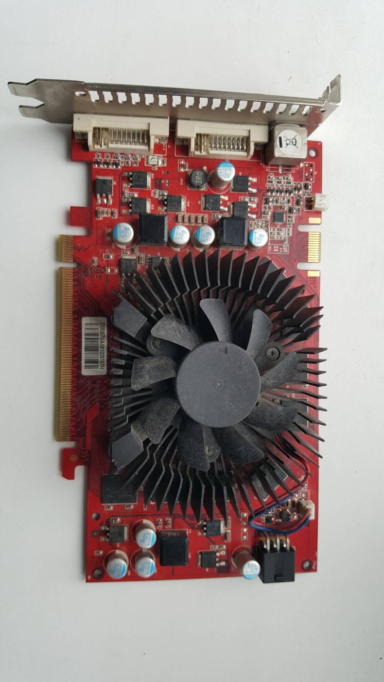 Видеокарта  GeForce 9600 GT 512 Мб GDDR3
