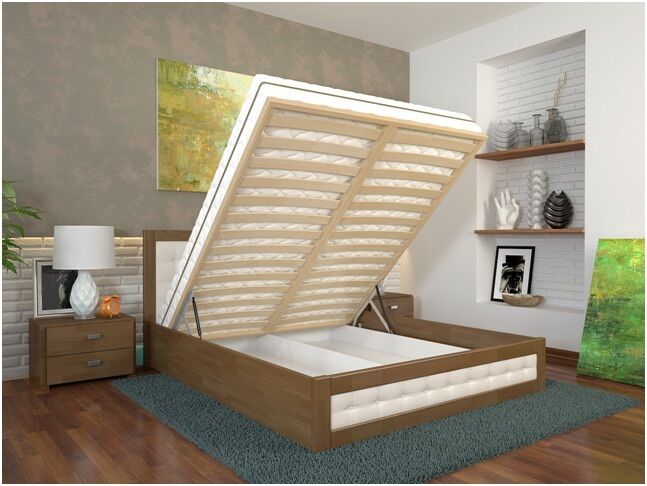 Нові ліжка з натурального дерева фірми Arbor Drev зі складу у Львові.