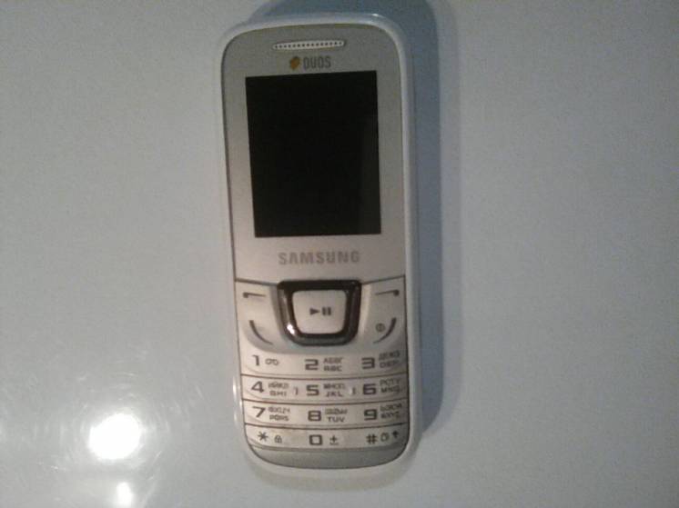 Samsung E1282T duos