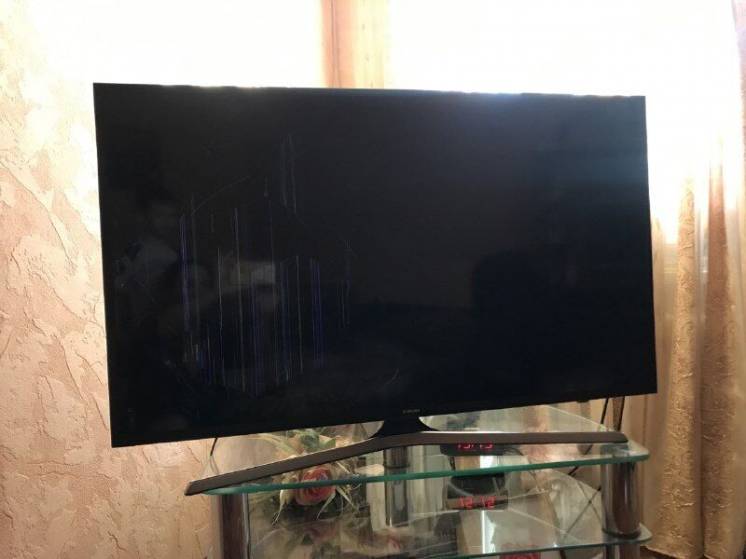 Телевизор нерабочий Самсунг
