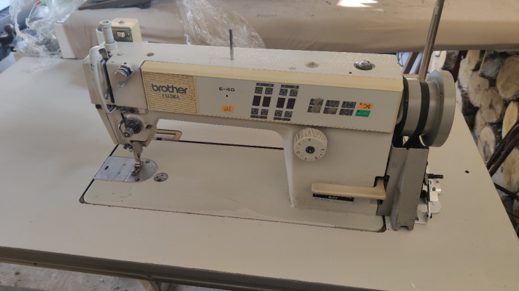 Японская швейная машина Brother DB2-B737-913 с электроникой