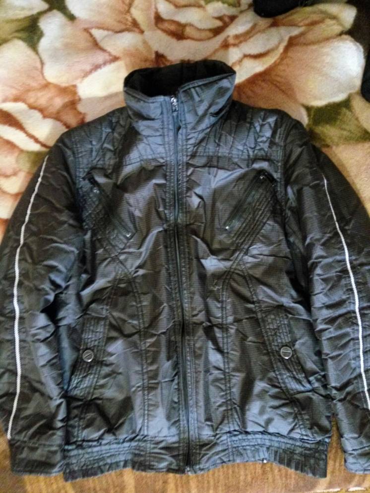 Куртка курточка весенняя на тонком синтепоне на мальчика 150-160см
