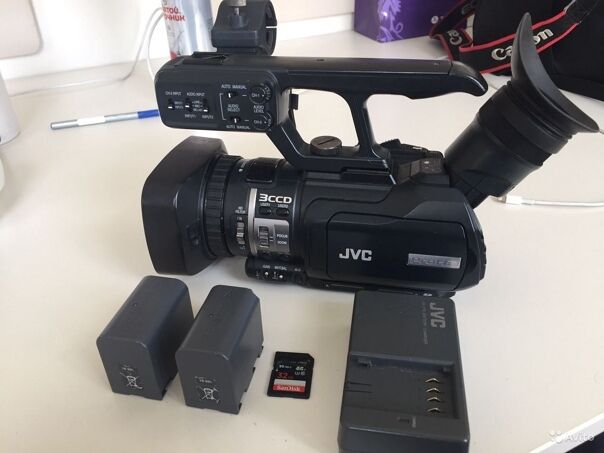 Видеокамера JVC HY-GM100.

Full HD и HD.