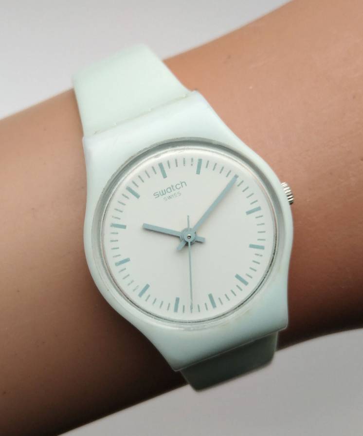 Swatch швейцарские часы известного бренда дизайн минимализм
