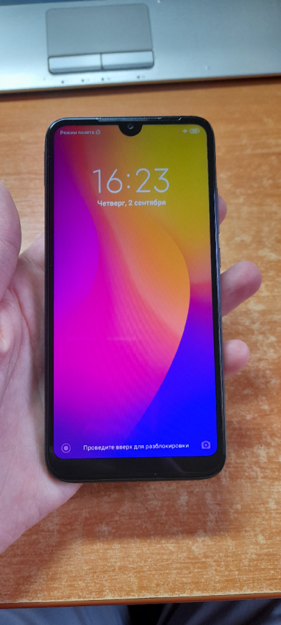 Xiaomi Redmi 7 3/32 Смартфон реально быстрый.