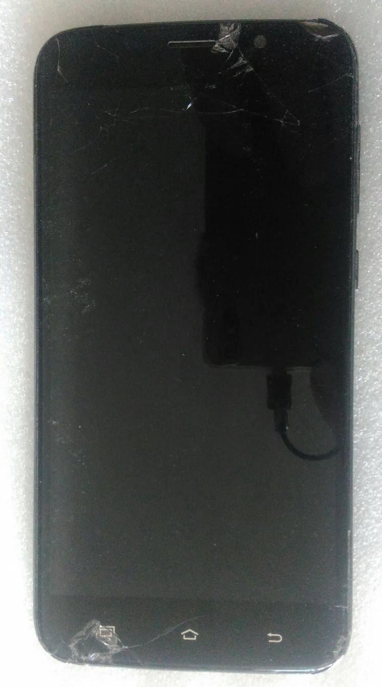 Смартфон BRAVIS A554 Grand 2/16Gb Dual