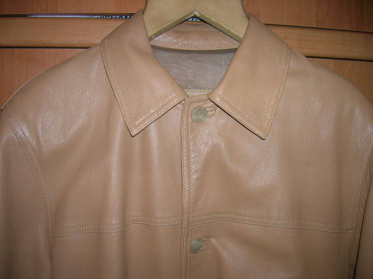 Куртка демисезонная р.48 светлая непромокаемая