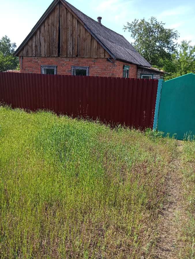 дом в поселке Ямполь Донецкой области.