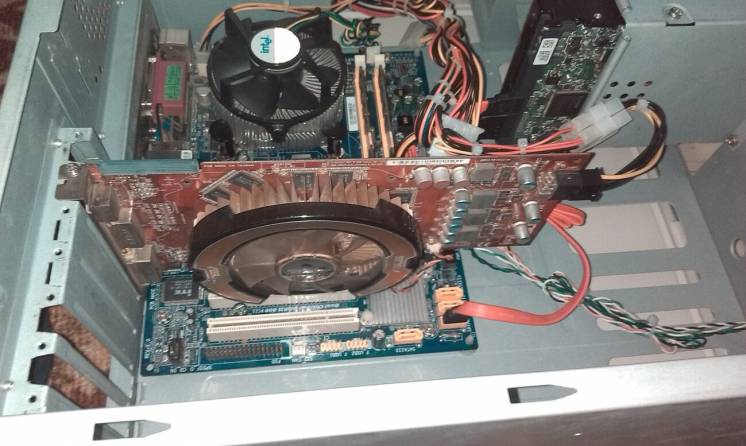 Продам 4-х ядерный компьютер на базе Intel Xeon