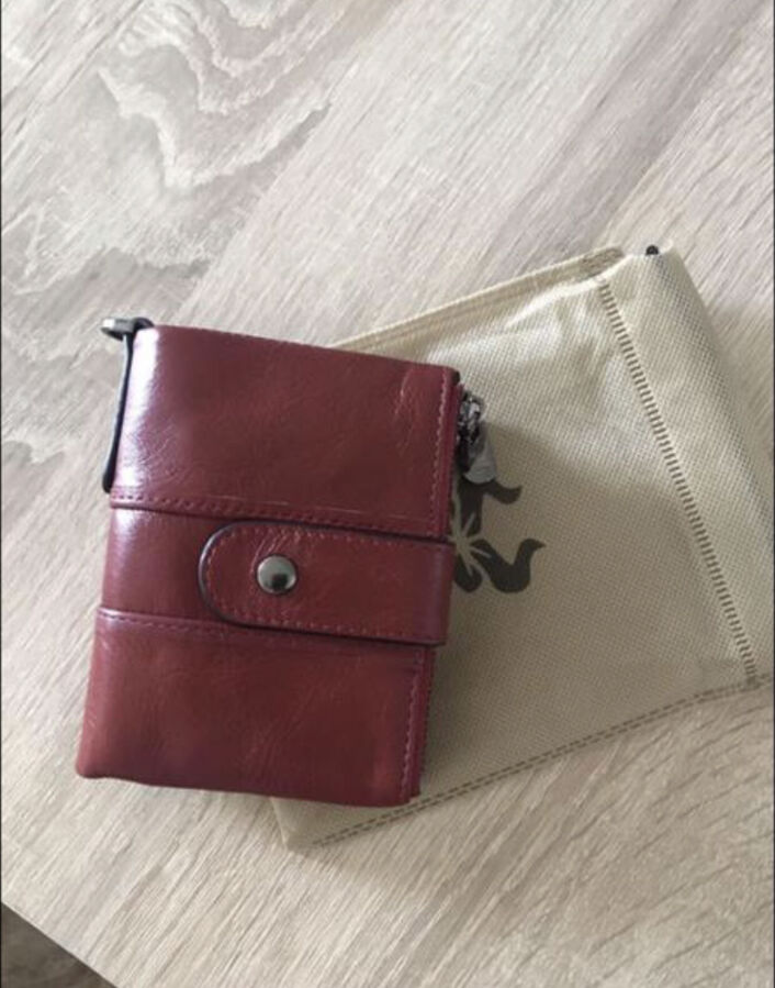 Красный кожаный кошелек (2 отделения для купюр)