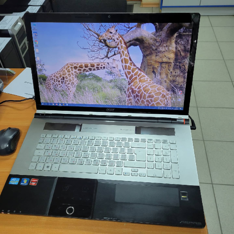Мощный ноутбук Acer Aspire 8950G 18.4, Core i7-2630QM, 16Gb, 480Gb SSD