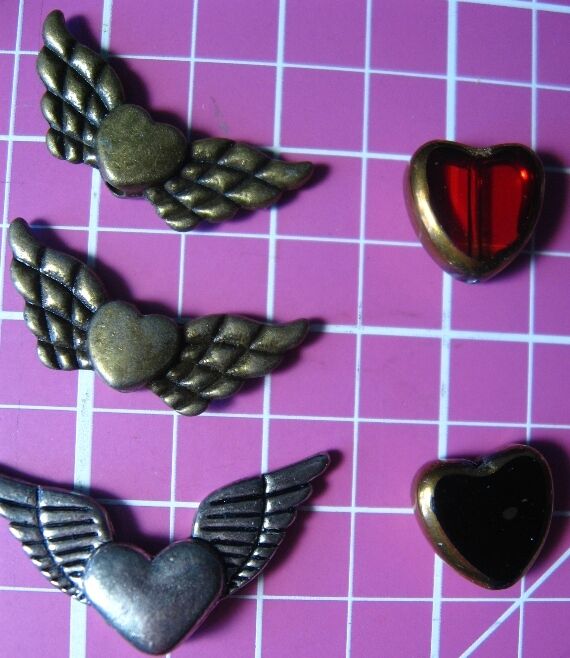 Бусина сердечко с крыльями разделитель, металл бронзовый цвет. торг