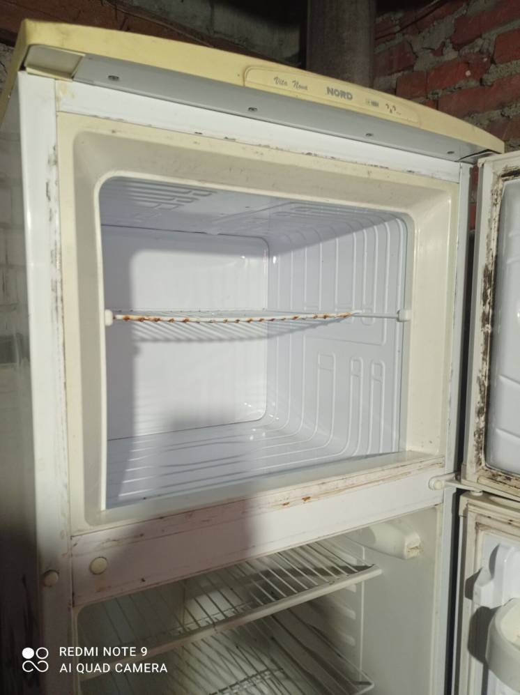 Продам холодильник назапчасти