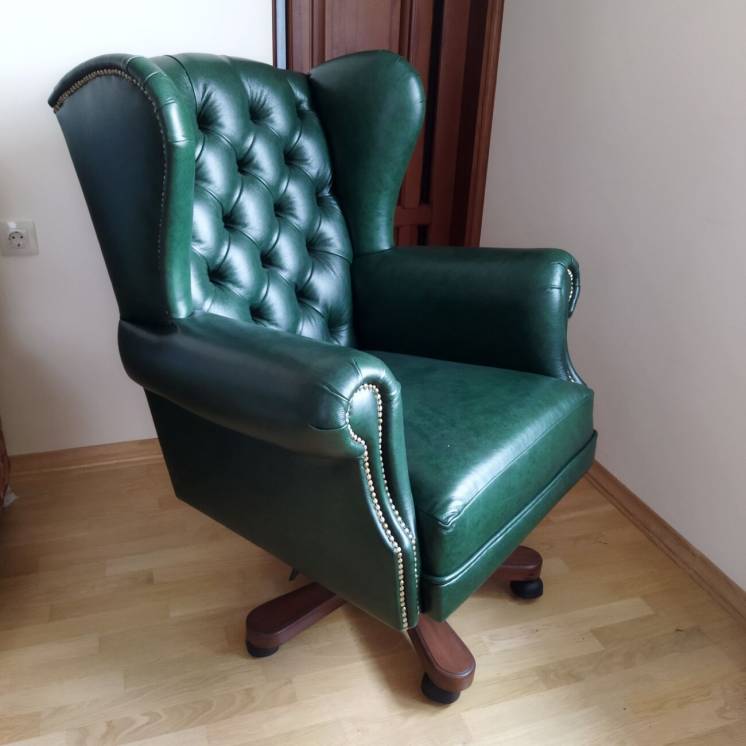 Новое кожаное кресло garne kriselechko, каретная стяжка, кабинет, офис
