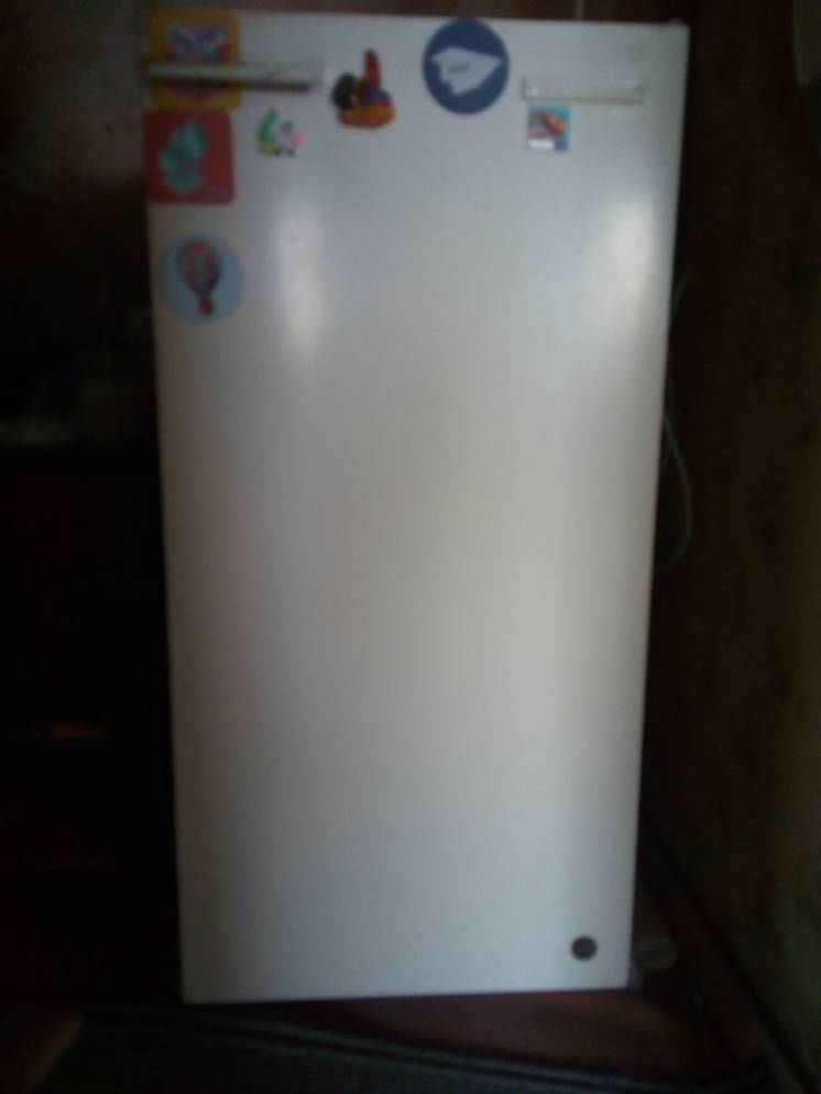 Продам холодильник б/марка Снайге