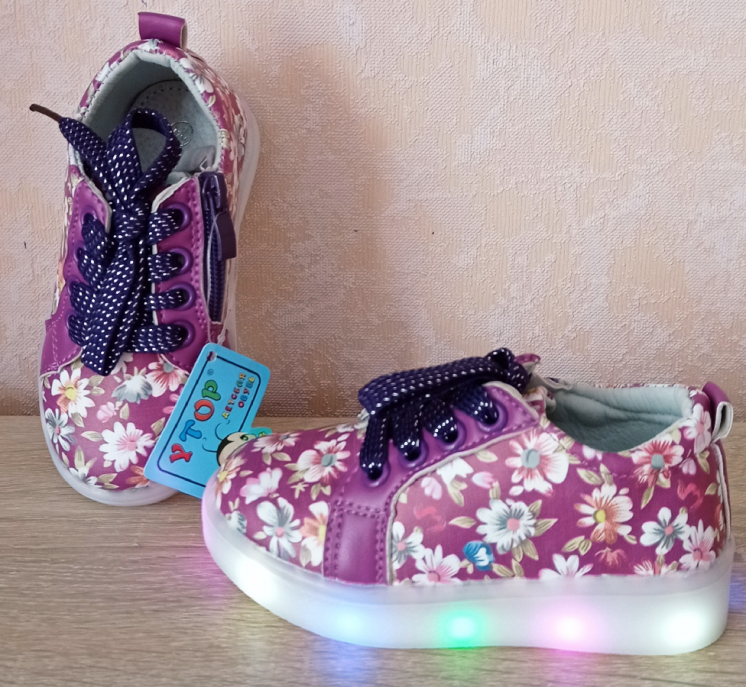Красивые кроссовки для девочки LED. Осталось 3 размера