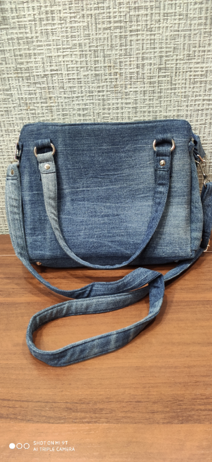 Женская джинсовая сумочка.