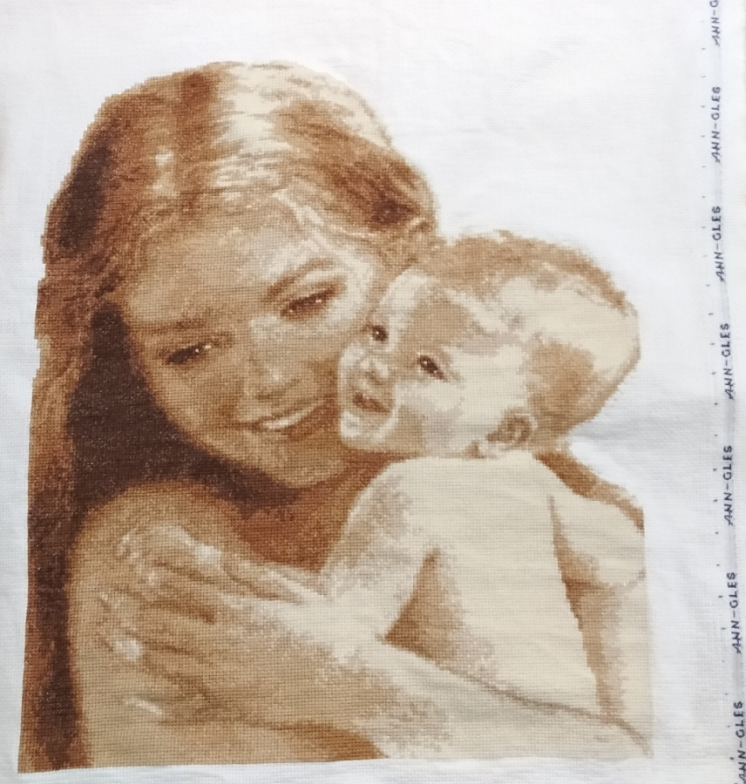 Вышивка крестом Мать и дитя  Минута щастья