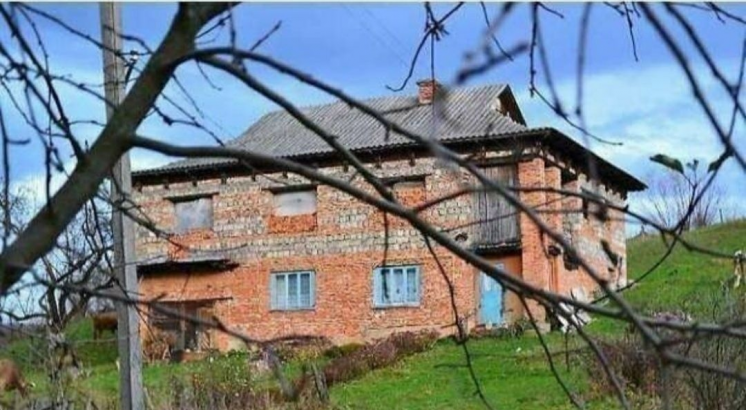 Продається незавершений будинок в селі Креховичі