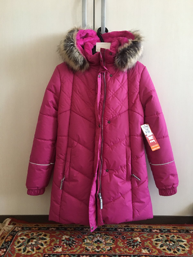 Зимняя куртка Ленне, новая, на девочку, 146 (152) размер.