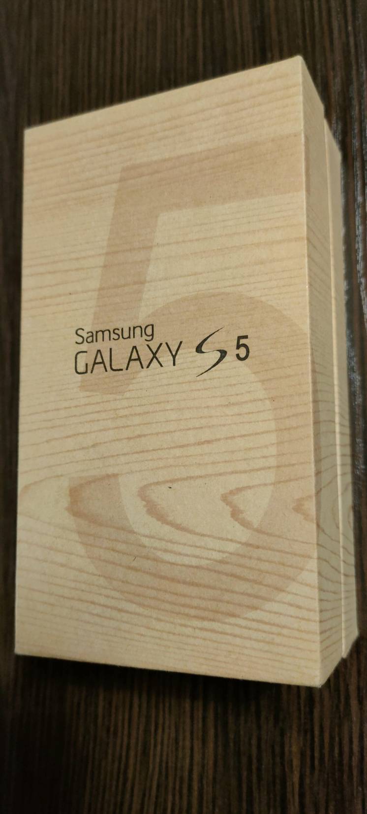 Продам недорого Samsung Galaxy S5, полной комплектации.